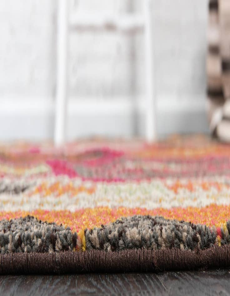 Detail image of 3' 3 x 3' 3 Washable Mesa Round Rug