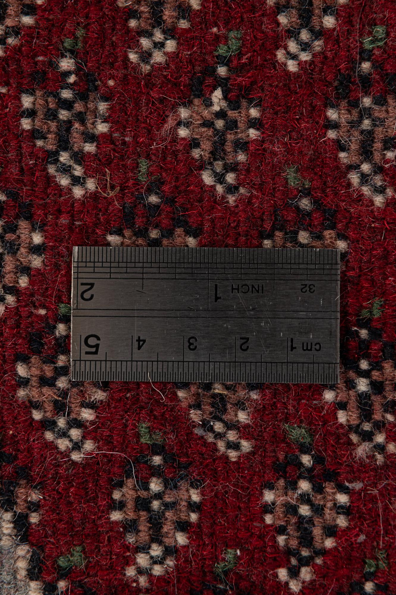 7' 10 x 7' 10 Hand Knotted Mir Wool Round Rug