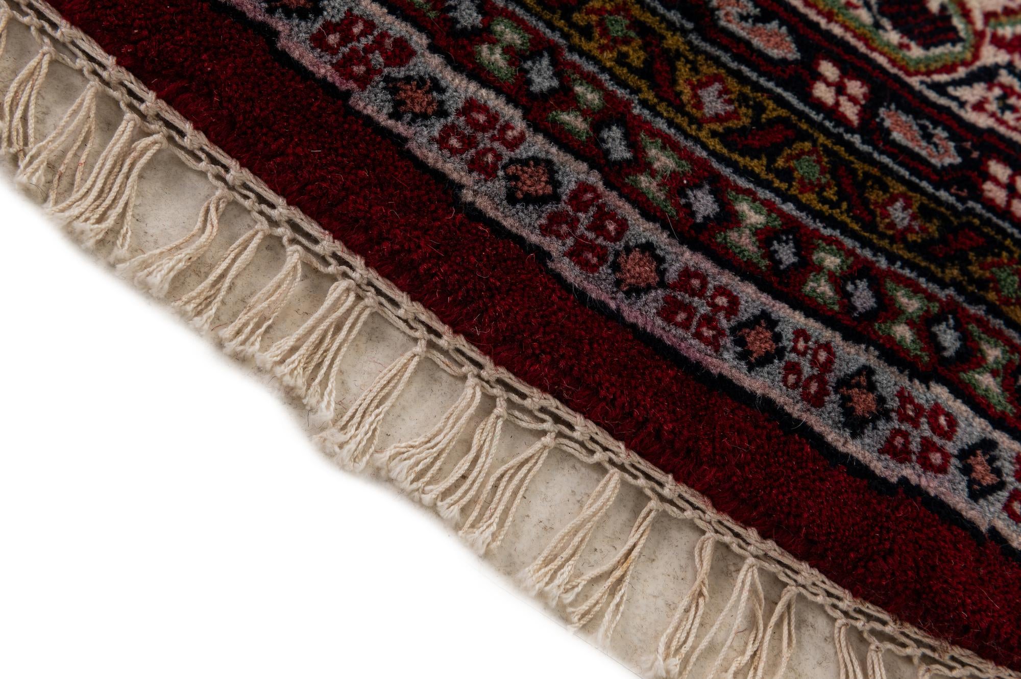 7' 10 x 7' 10 Hand Knotted Mir Wool Round Rug