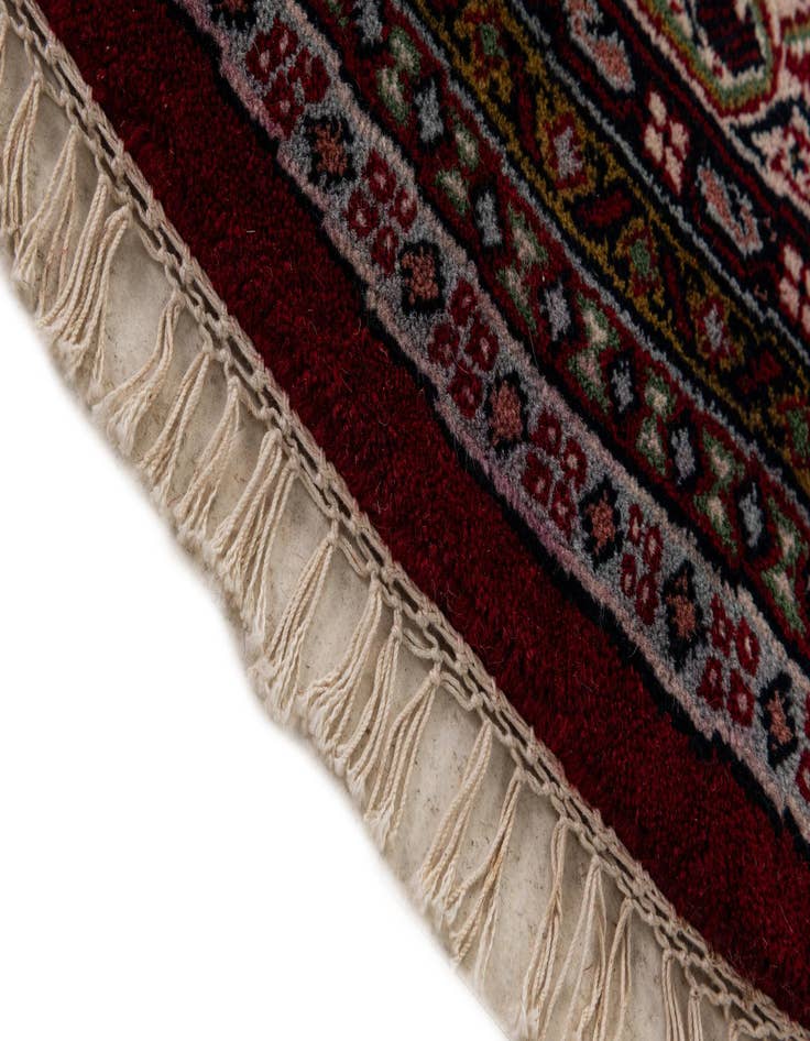 Detail image of 7' 10 x 7' 10  Hand Knotted Mir Wool Round Rug