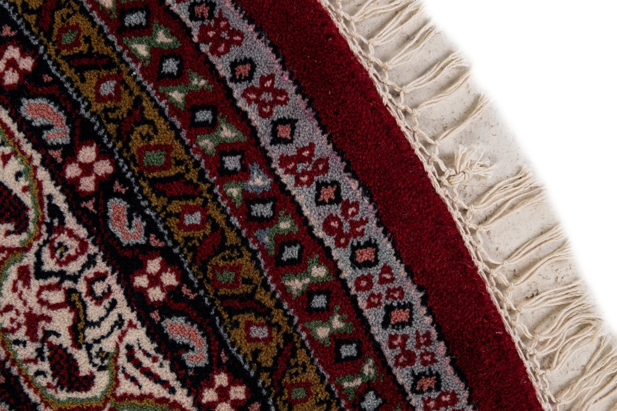 7' 10 x 7' 10 Hand Knotted Mir Wool Round Rug