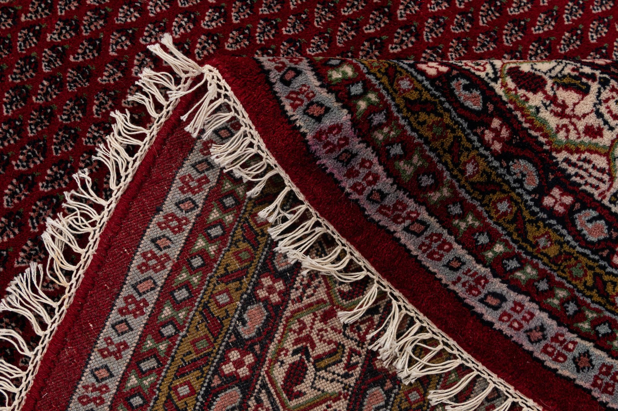 7' 10 x 7' 10 Hand Knotted Mir Wool Round Rug