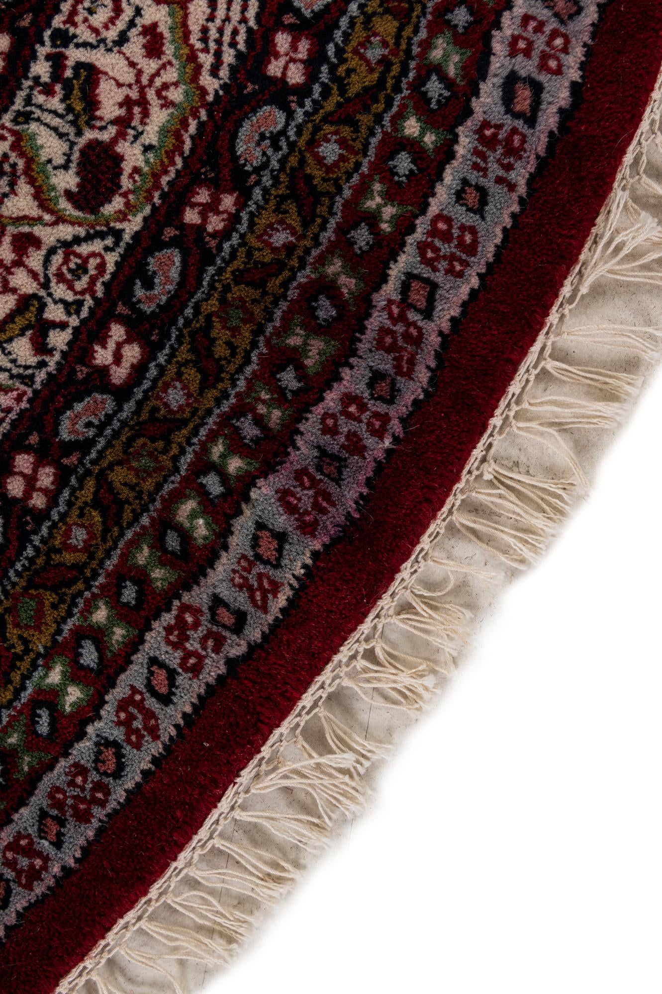 7' 10 x 7' 10 Hand Knotted Mir Wool Round Rug