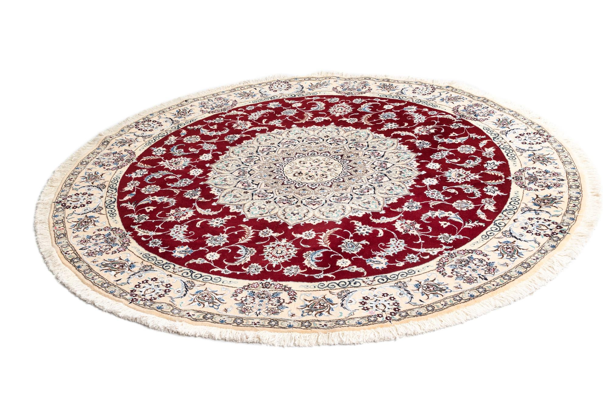 7' 1 x 7' 3 Nain Round Rug
