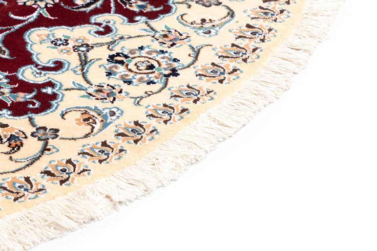 Detail image of 6' 9 x 6' 11 Nain Round Rug