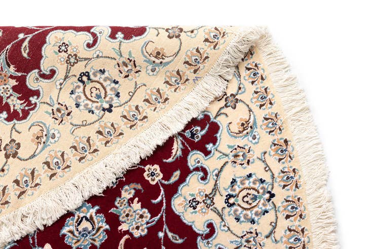 Detail image of 6' 9 x 6' 11 Nain Round Rug