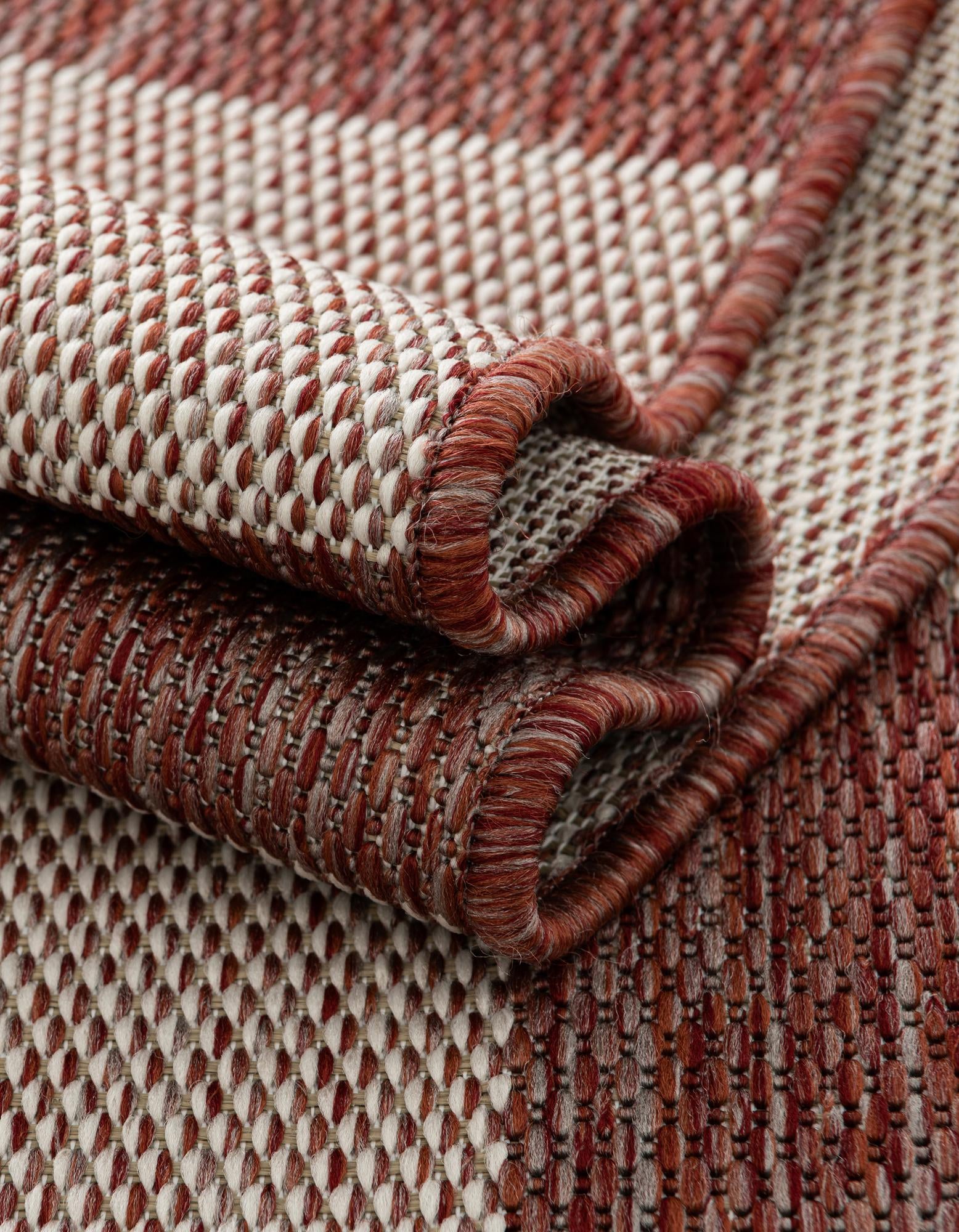 3' x 3' Easy-Clean Checkered Indoor / Outdoor Round Rug