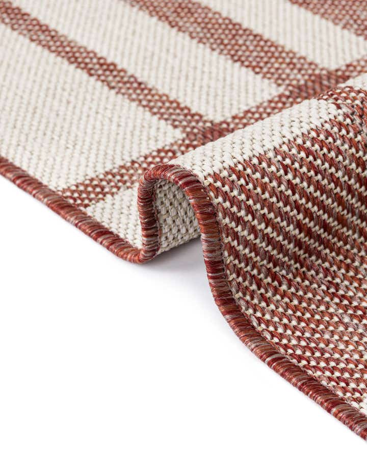 6' x 6' Easy-Clean Checkered Indoor / Outdoor Round Rug