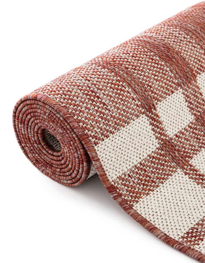 6' x 6' Easy-Clean Checkered Indoor / Outdoor Round Rug