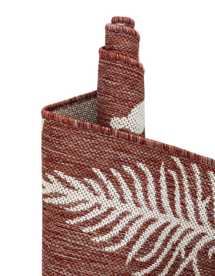 Detail image of 3' x 3'  Washable Holiday Indoor / Outdoor Round Rug