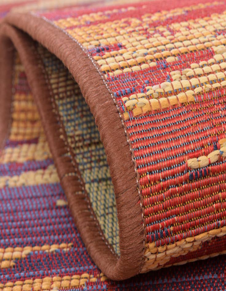 Detail image of 8' x 8'  Washable Modern Indoor / Outdoor Round Rug