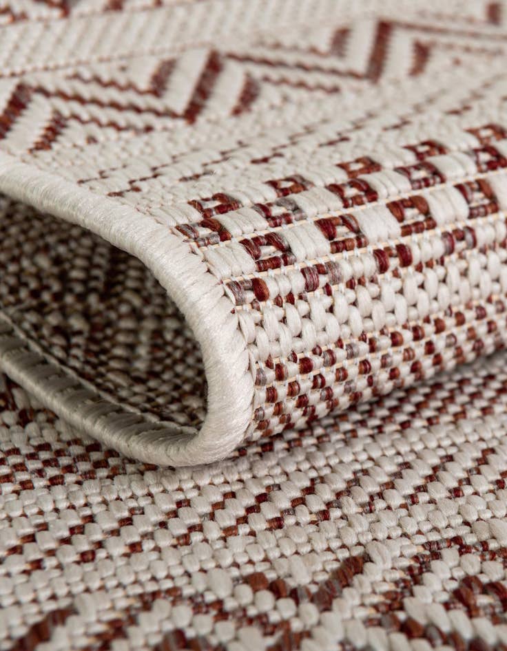 Detail image of 5' 3 x 5' 3 Easy-Clean Striped Indoor / Outdoor Round Rug