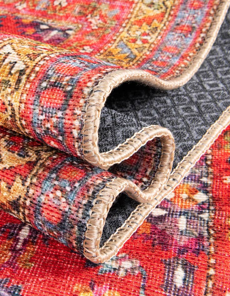 Detail image of 5' x 5' Washable Timeless Round Rug