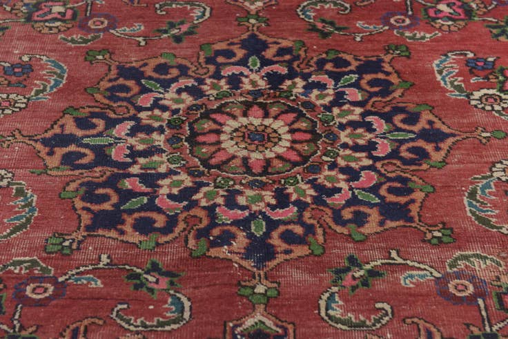 Detail image of 5' 7 x 10' 3 Hand Knotted Bakhtiar Persian Wool Runner Rug