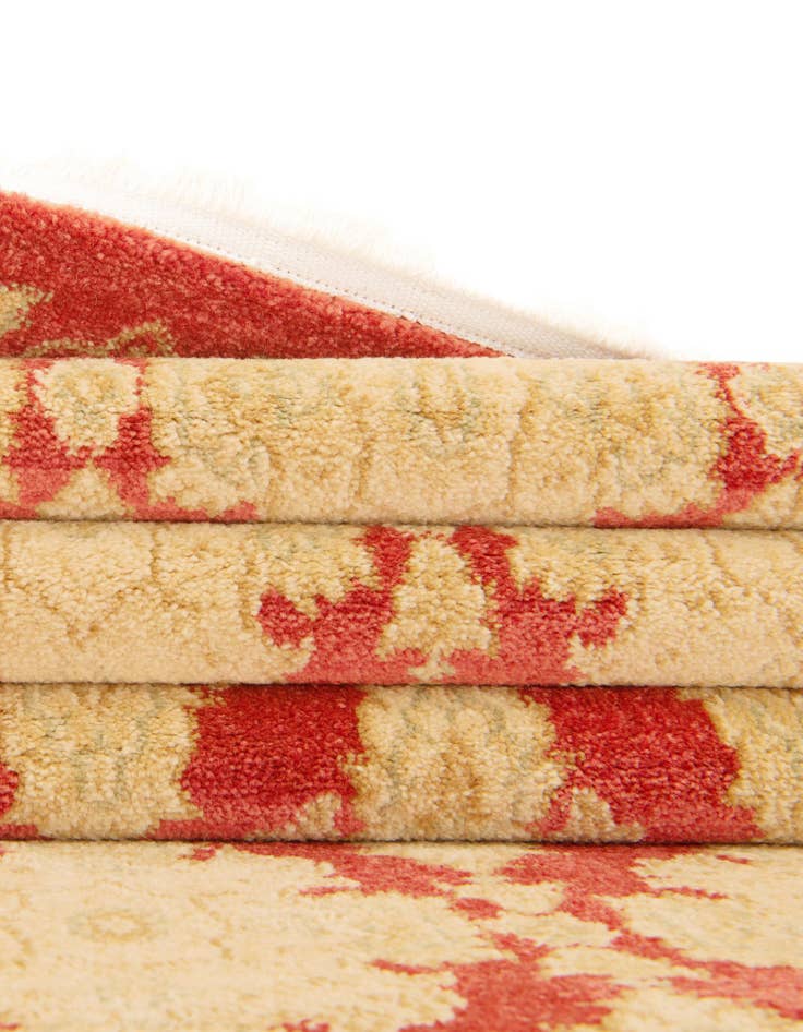 Detail image of 2' 7 x 10' Chelsea Runner Rug