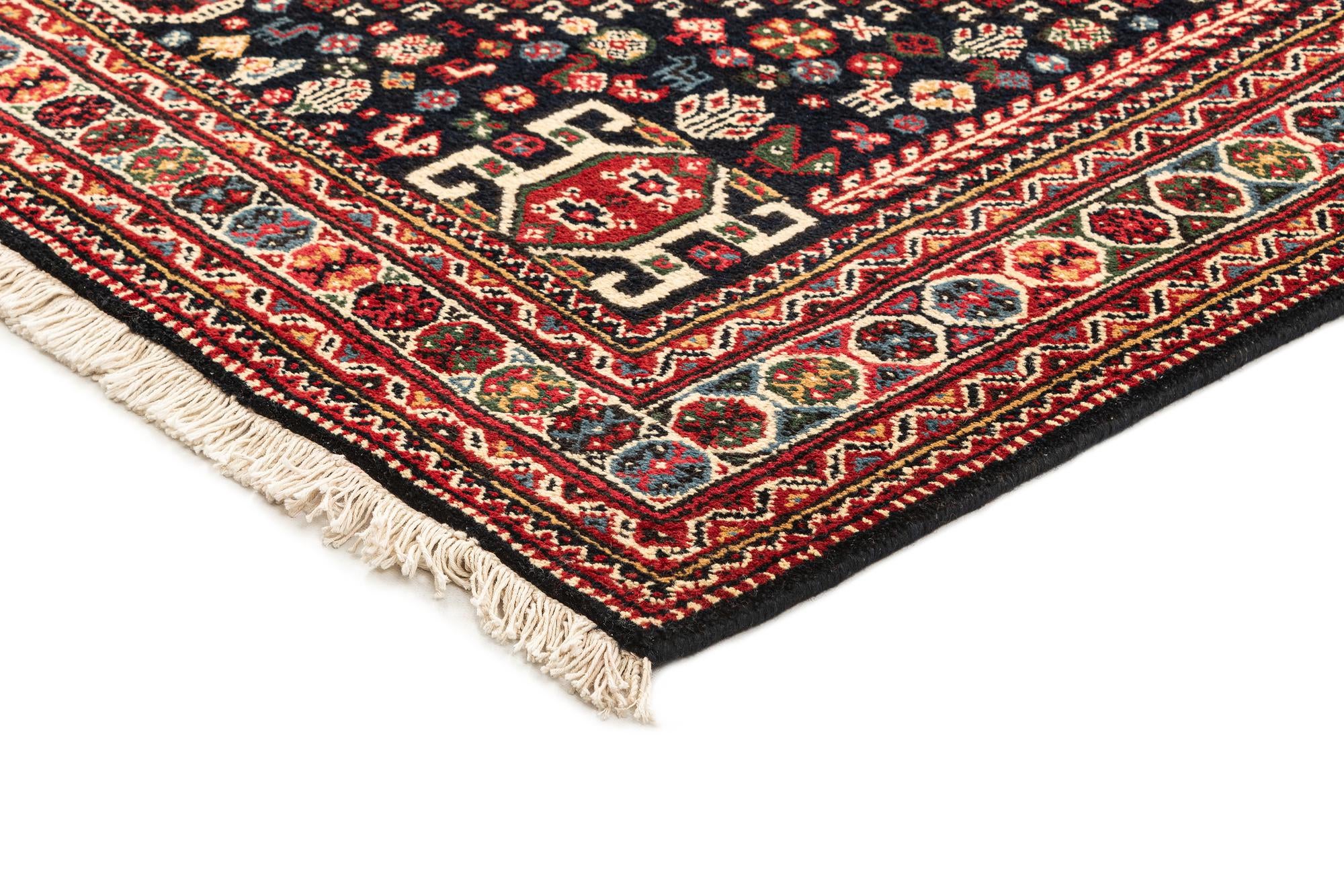 5' 8 x 11' Hand Knotted Ghashghaei Wool Runner Rug