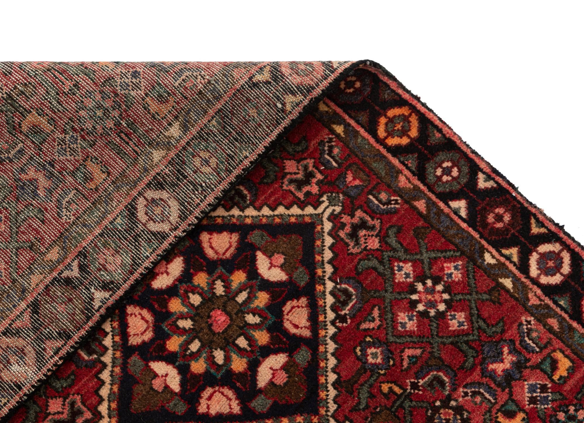 2' 7 x 9' 5 Hamedan Wool Runner Rug