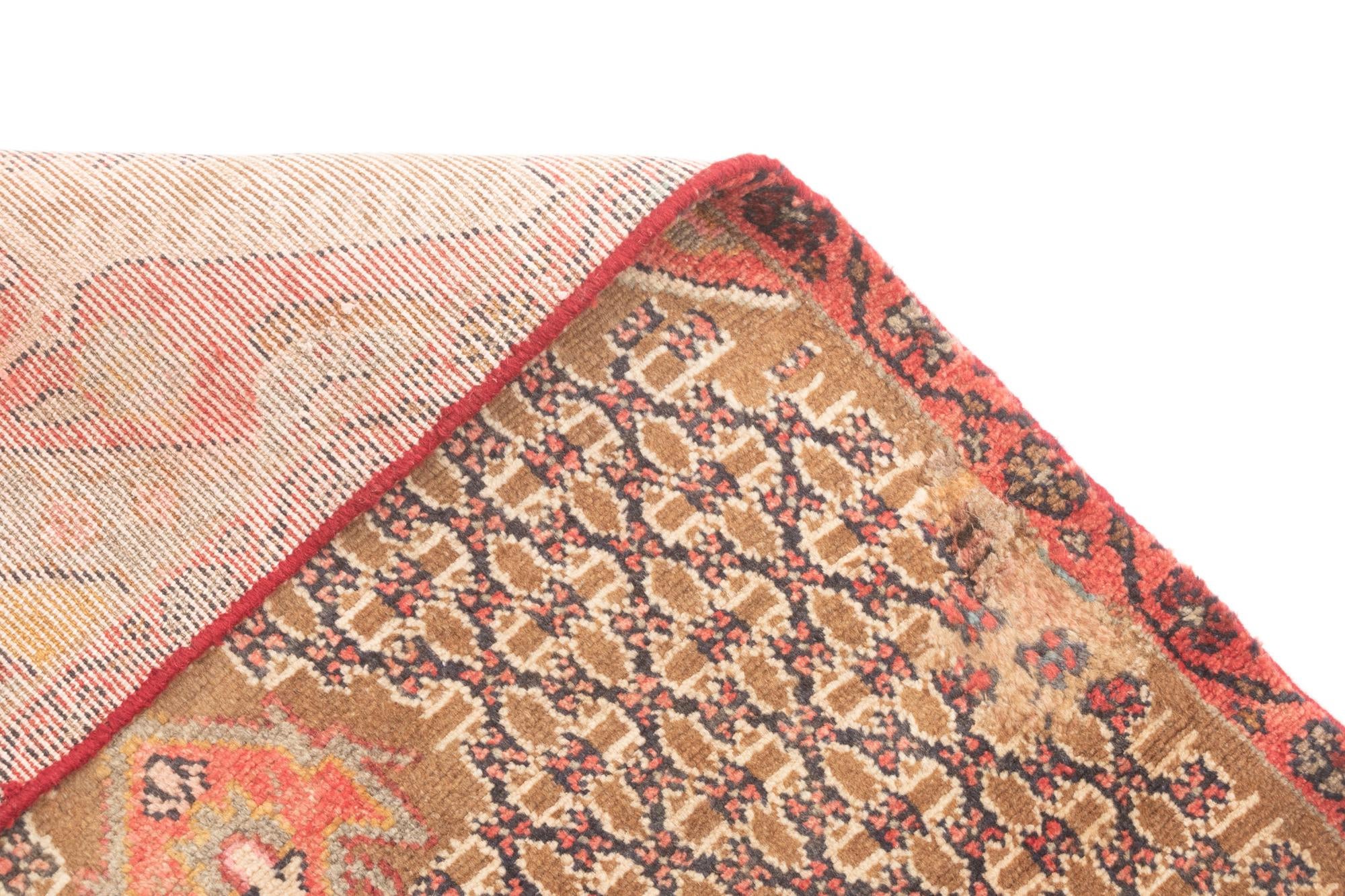 2' 7 x 6' 9 Hamedan Runner Rug