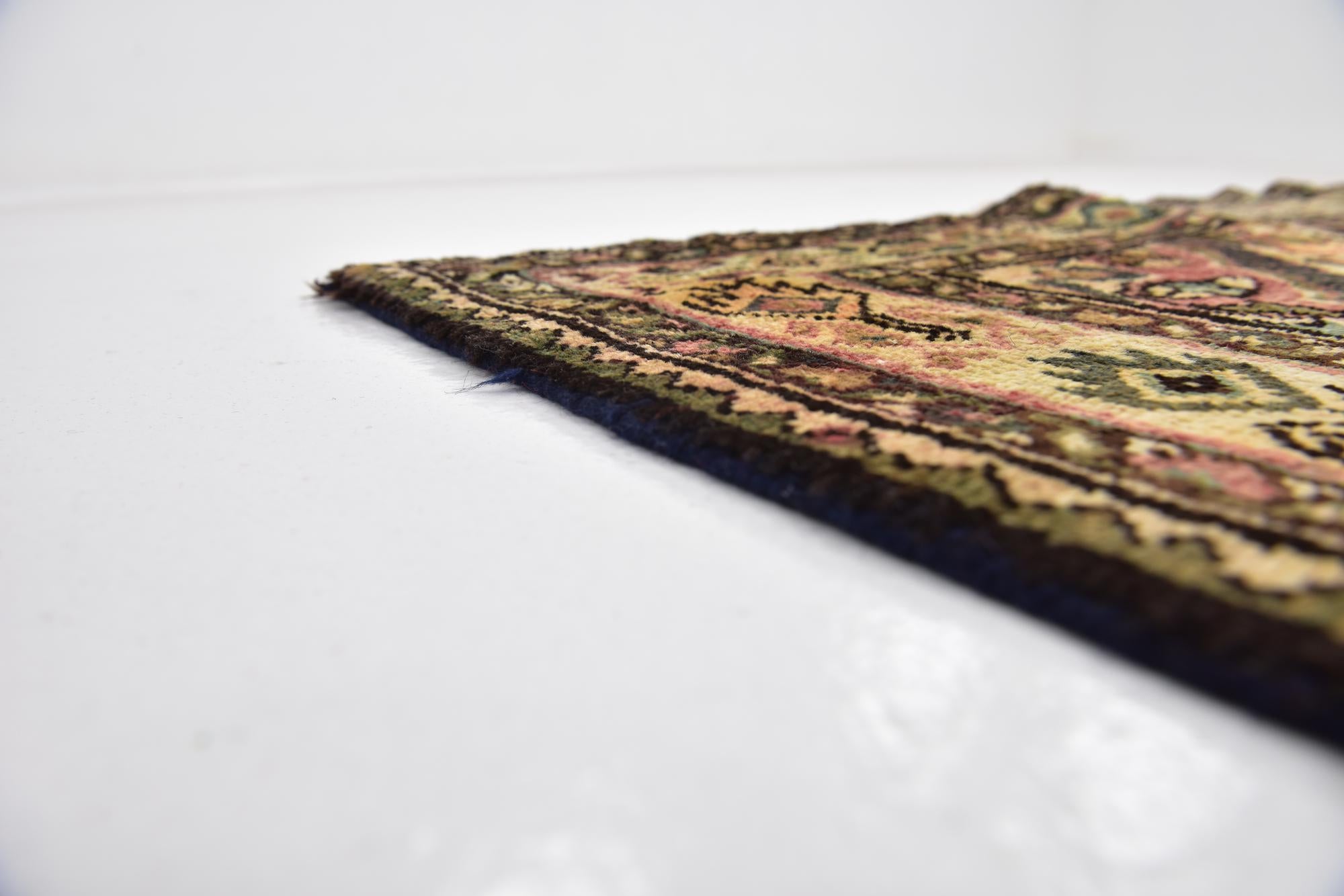 5' x 10' 5 Hand Knotted Hossainabad Persian Wool Runner Rug
