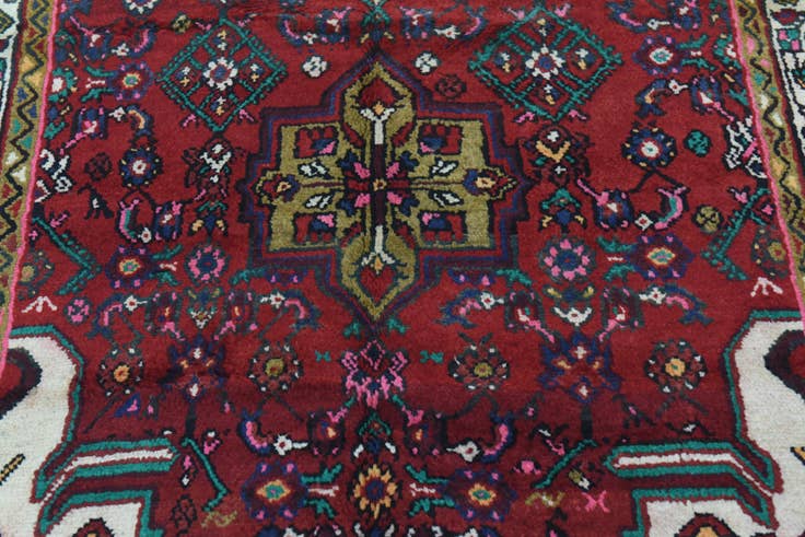 Detail image of 3' 9 x 9' 9 Hand Knotted Hossainabad Persian Wool Runner Rug