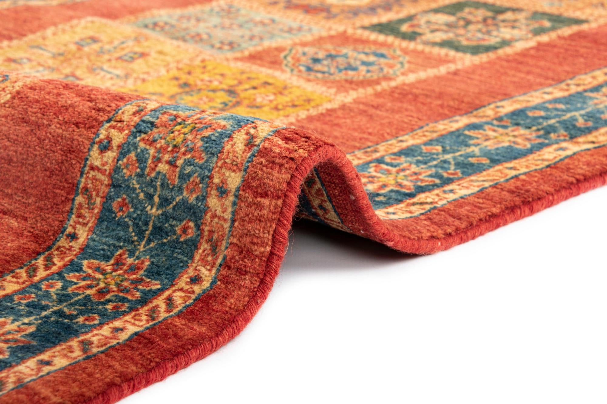 2' 8 x 6' 9 Luribaft Wool Runner Rug