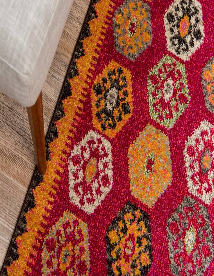 Detail image of 2' 2 x 6' 7 Washable Mesa Runner Rug