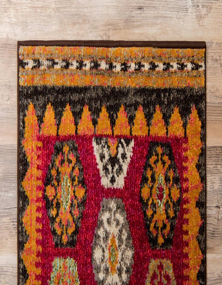 Detail image of 2' 2 x 6' 7 Washable Mesa Runner Rug