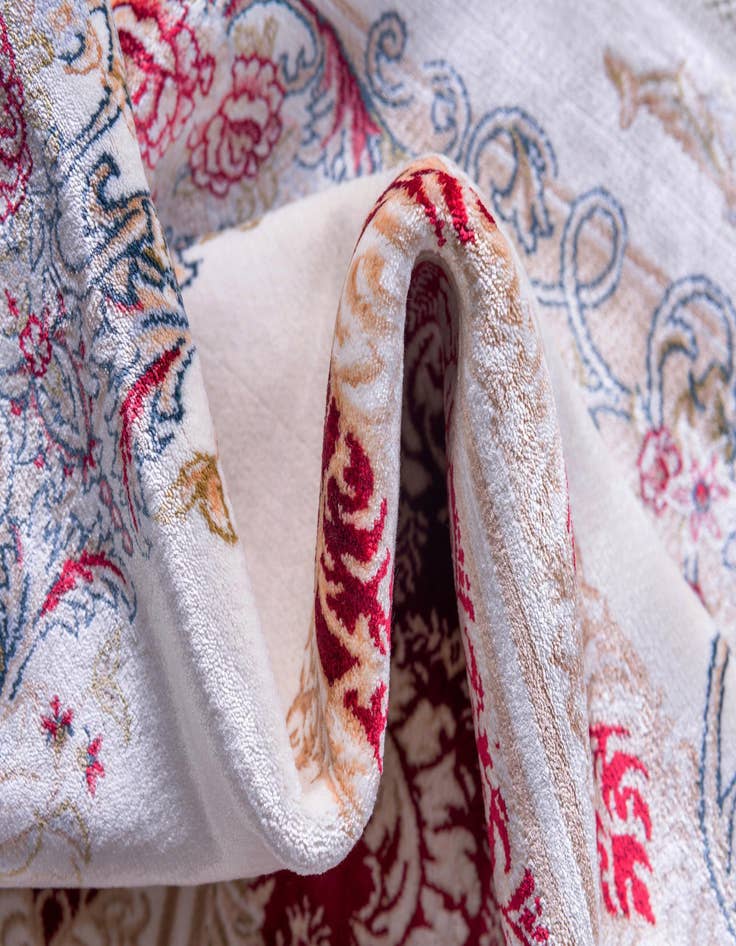 Detail image of 2' 7 x 9' 10 Qom Bamboo Silk Runner Rug