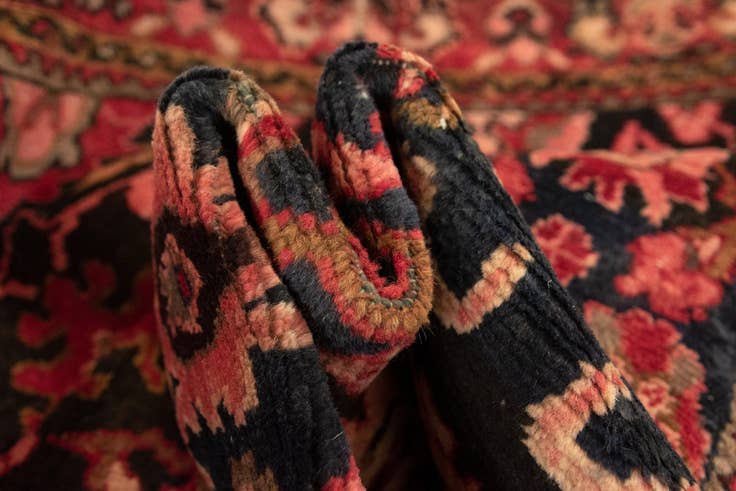 Detail image of 4' 2 x 9' 6 Sarough Wool Runner Rug