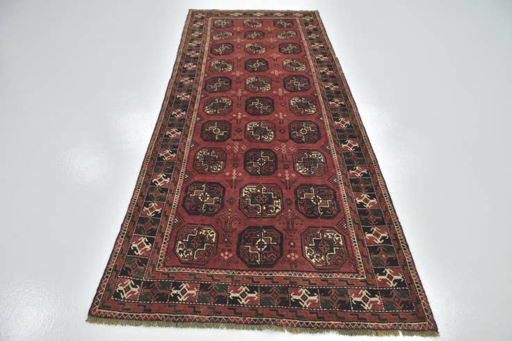 Detail image of 4' x 9' 8 Hand Knotted Shiraz Persian Wool Runner Rug