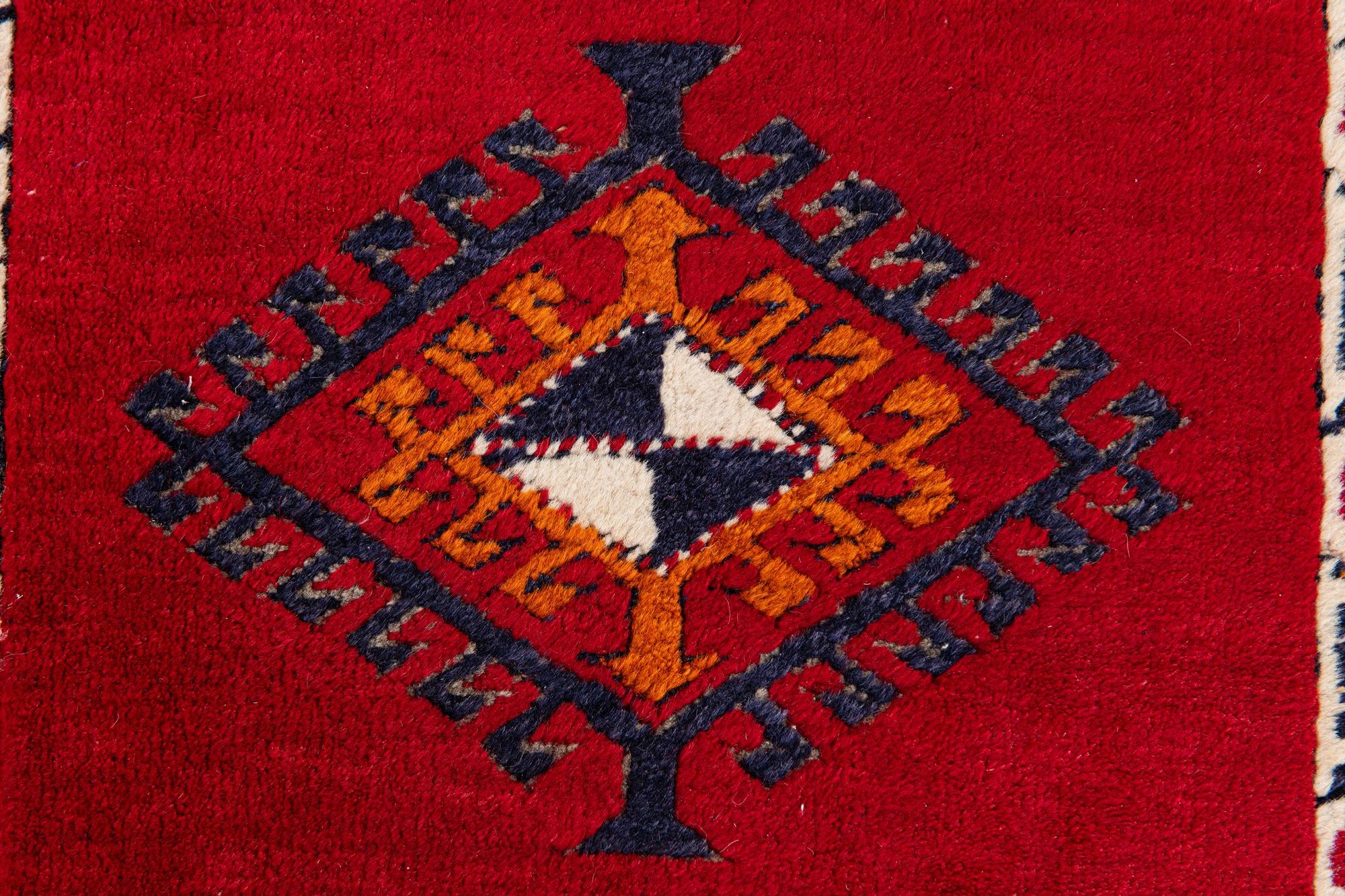 2' 7 x 9' 10 Hand Knotted Shiraz Wool Runner Rug