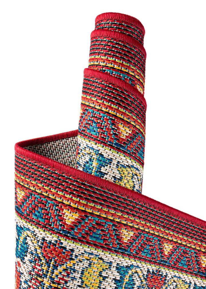 7' 10 x 7' 10 Easy-Clean Baja Indoor / Outdoor Square Rug