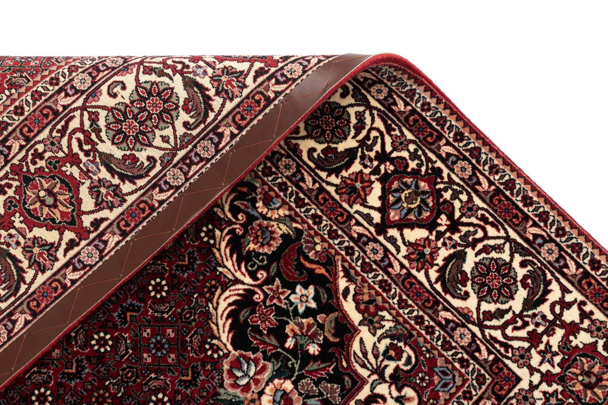 6' 6 x 6' 9 Bidjar Wool Square Rug
