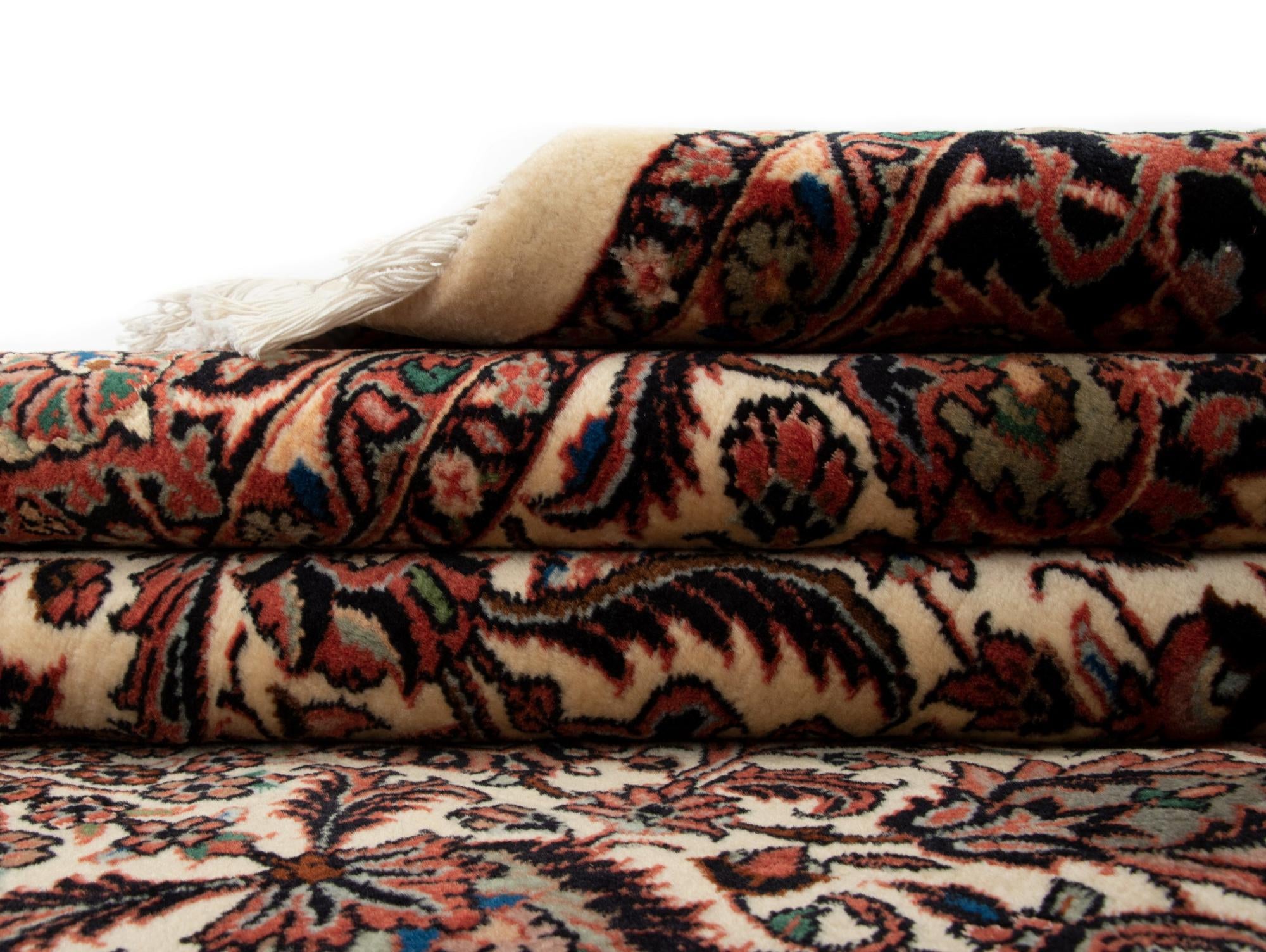 6' 8 x 6' 9 Bidjar With Silk Square Rug