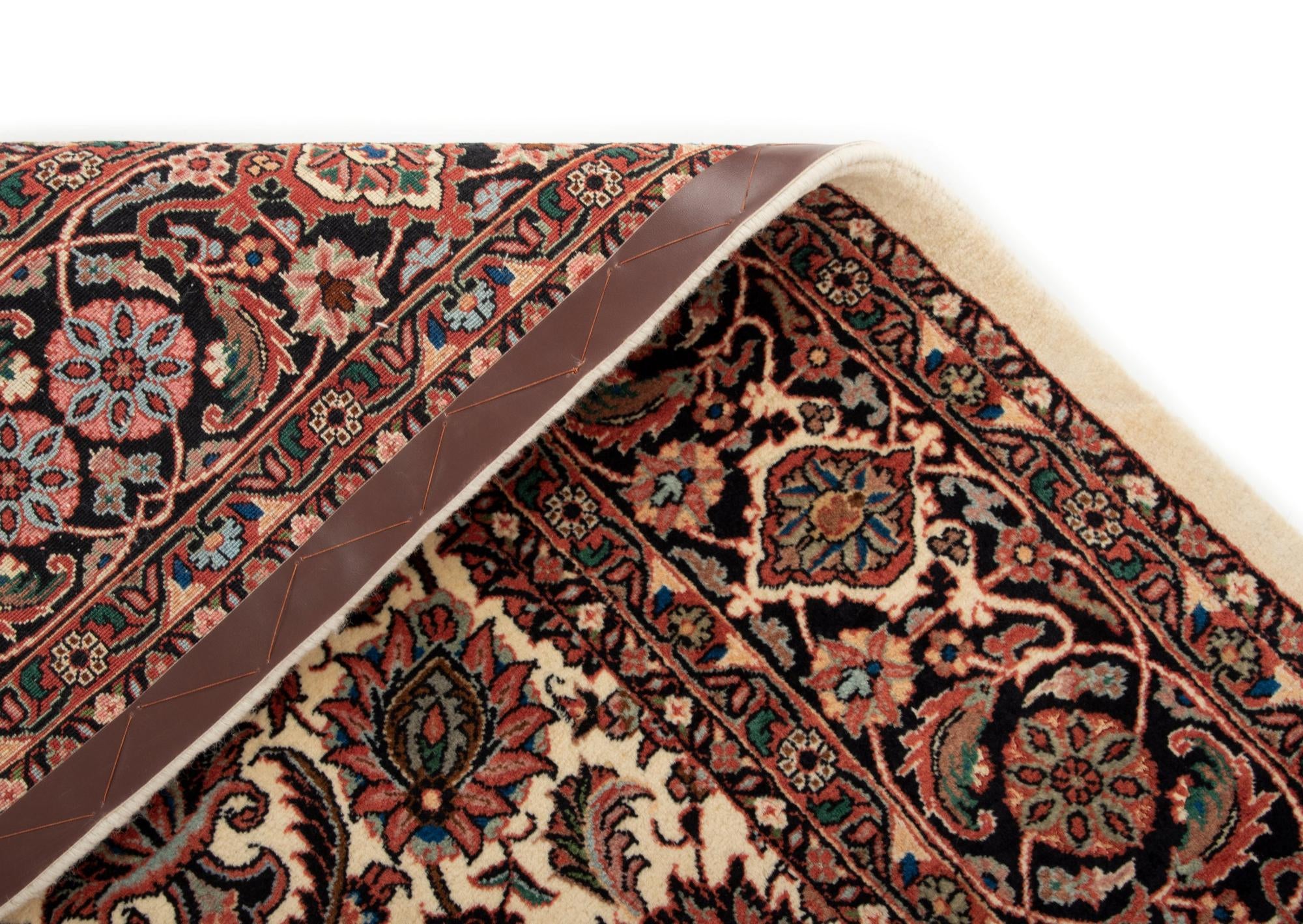 6' 8 x 6' 9 Bidjar With Silk Square Rug