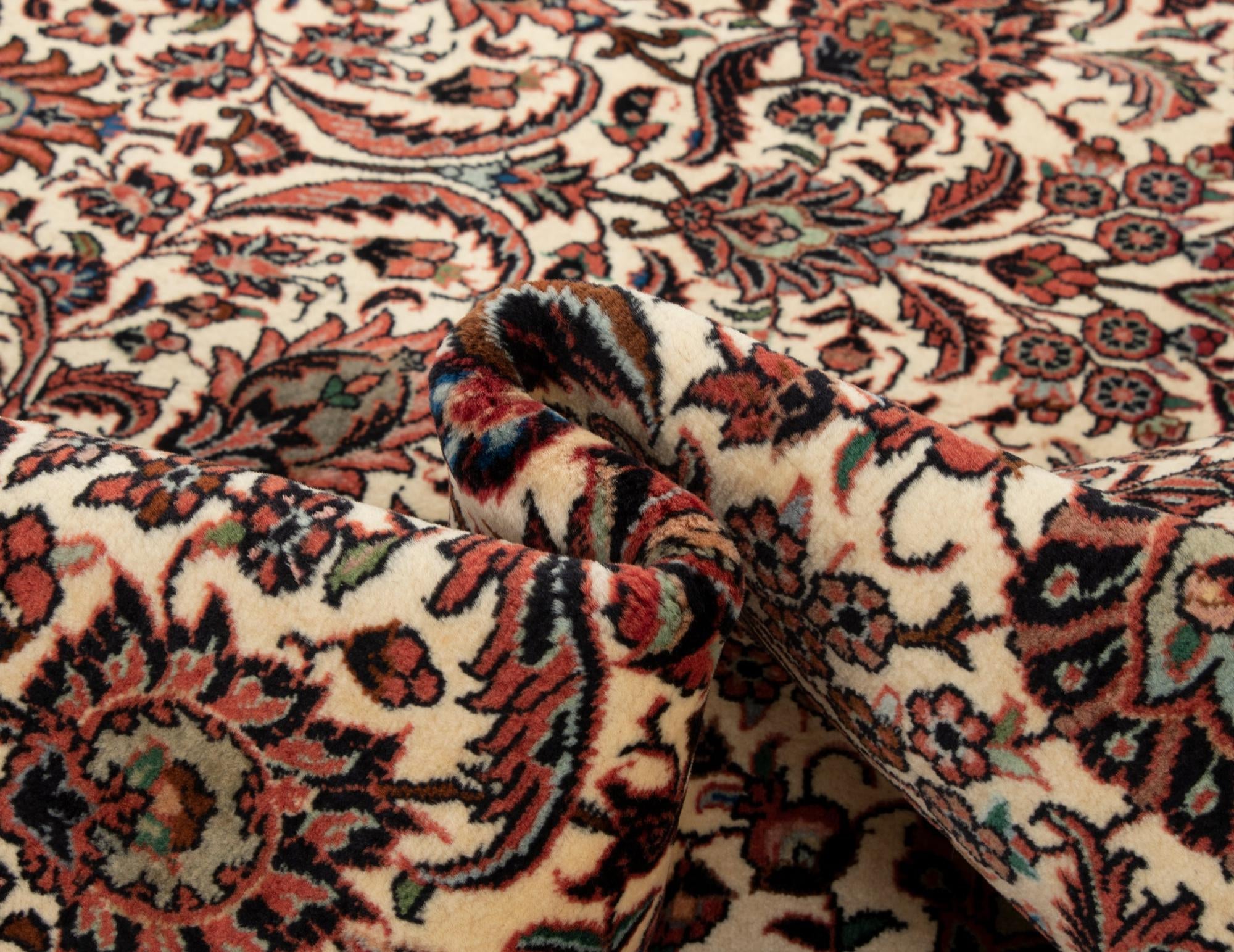 6' 8 x 6' 9 Bidjar With Silk Square Rug