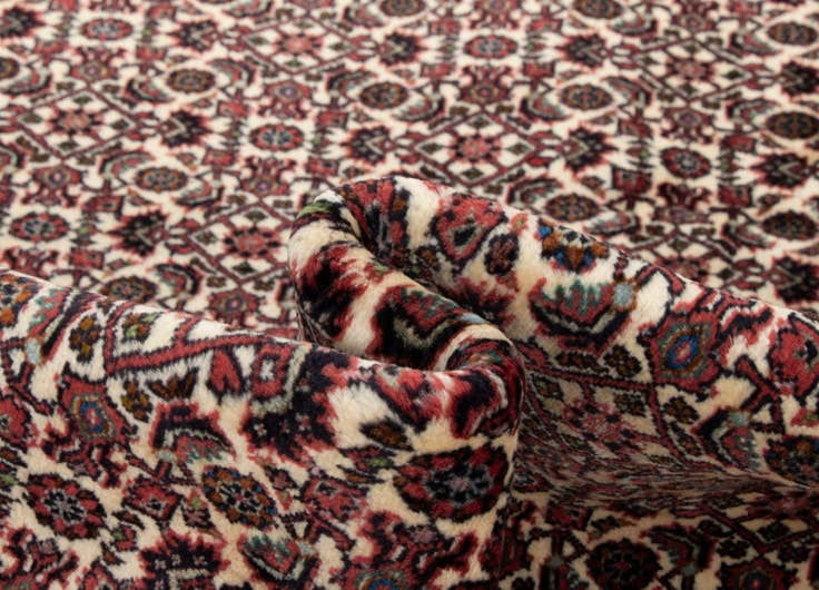 Detail image of 6' 8 x 6' 9 Bidjar With Silk Square Rug