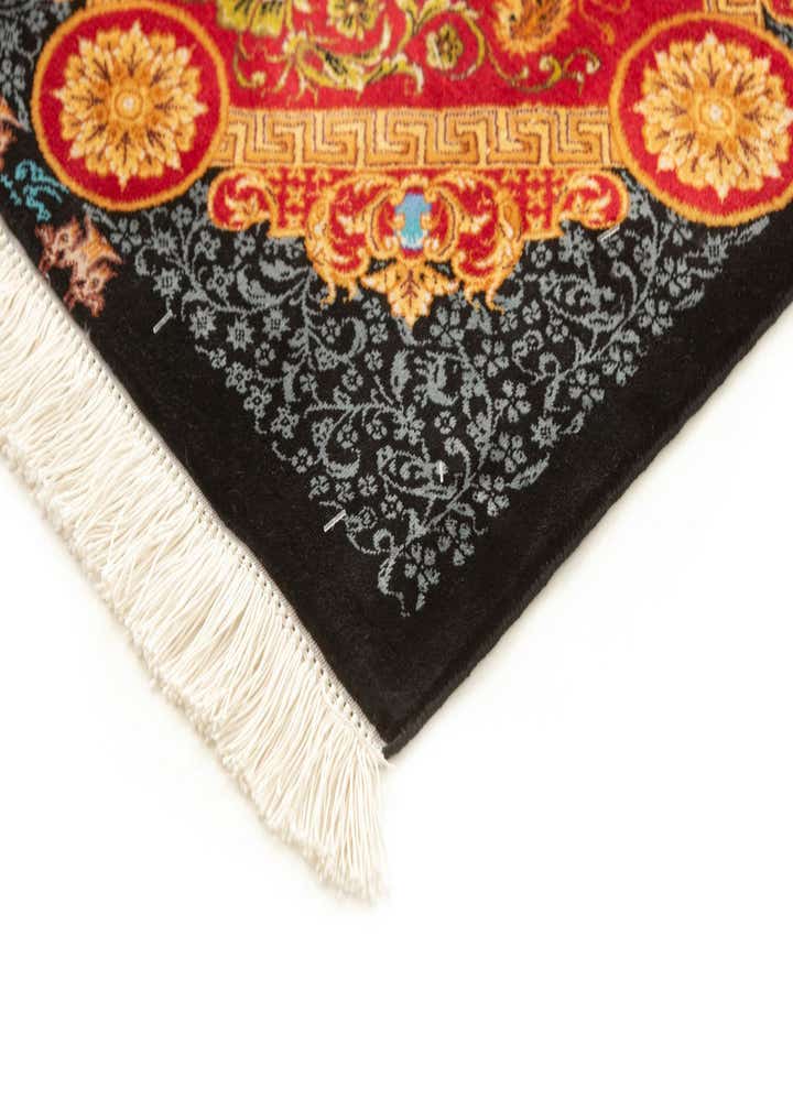 1' 6 x 1' 6 Ghom Silk Square Rug