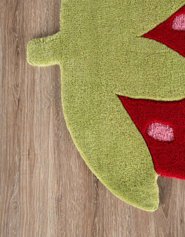 4' 6 x 5' 3 Happy Rugs Strawberry Wool Square