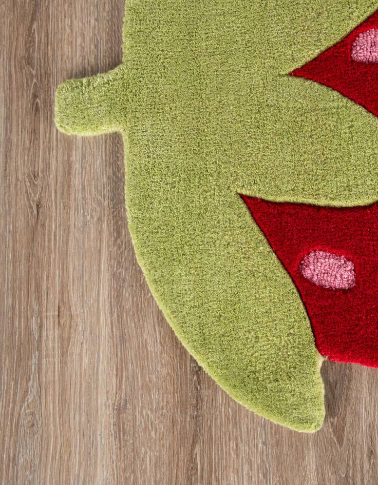 Detail image of 4' 6 x 5' 3 Happy Rugs Strawberry Wool Square