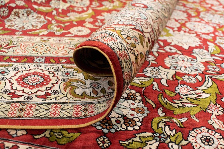 Detail image of 4' x 4' 1 Hereke Silk Square Rug