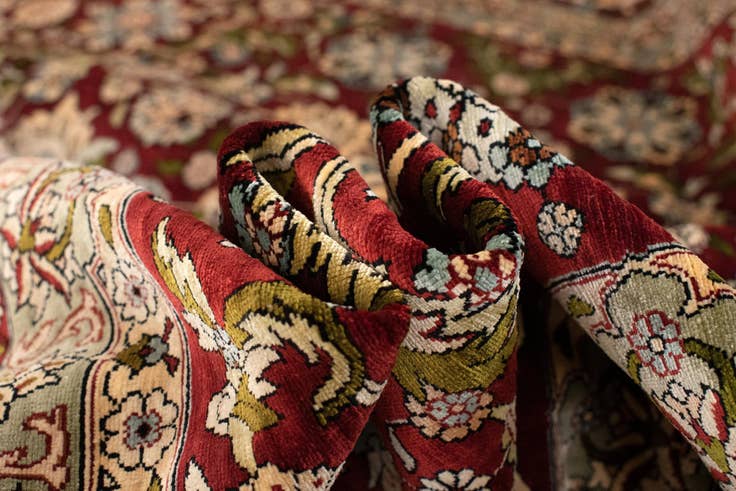 Detail image of 4' x 4' 1 Hereke Silk Square Rug