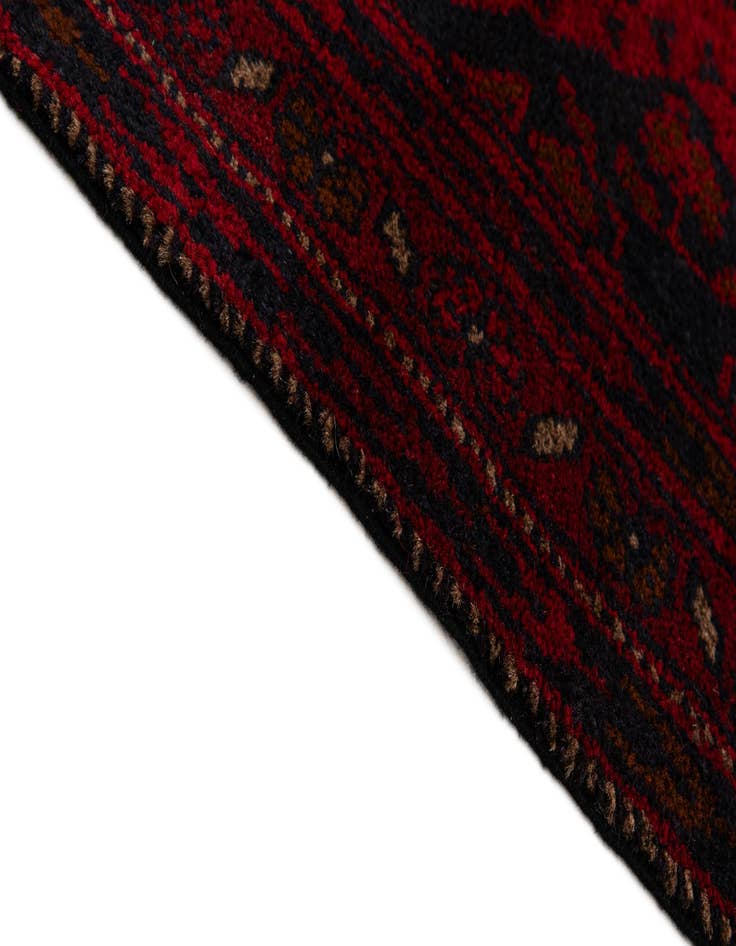 Detail image of 2' 7 x 6' 6  Hand Knotted Khal Mohammadi Wool Square Rug