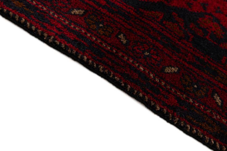 Detail image of 2' 7 x 6' 6 Hand Knotted Khal Mohammadi Wool Square Rug