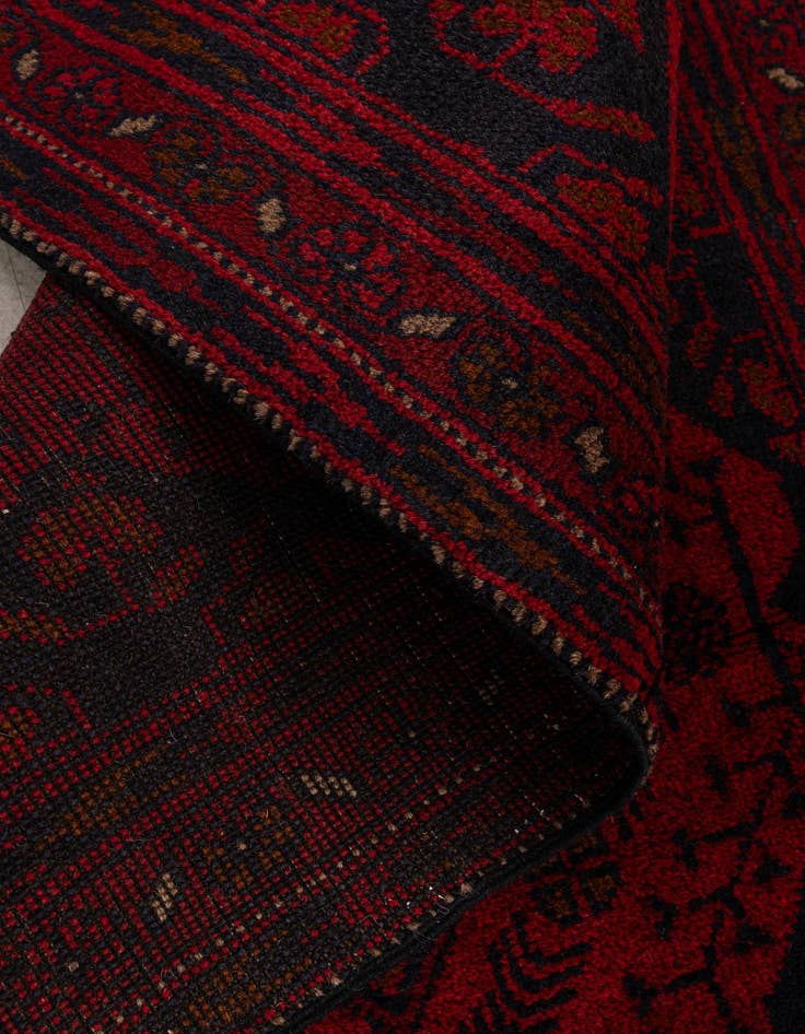 Detail image of 2' 7 x 6' 6  Hand Knotted Khal Mohammadi Wool Square Rug