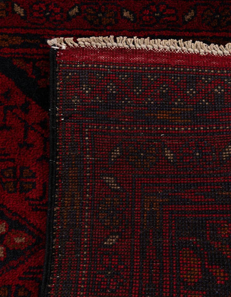 Detail image of 2' 7 x 6' 6  Hand Knotted Khal Mohammadi Wool Square Rug
