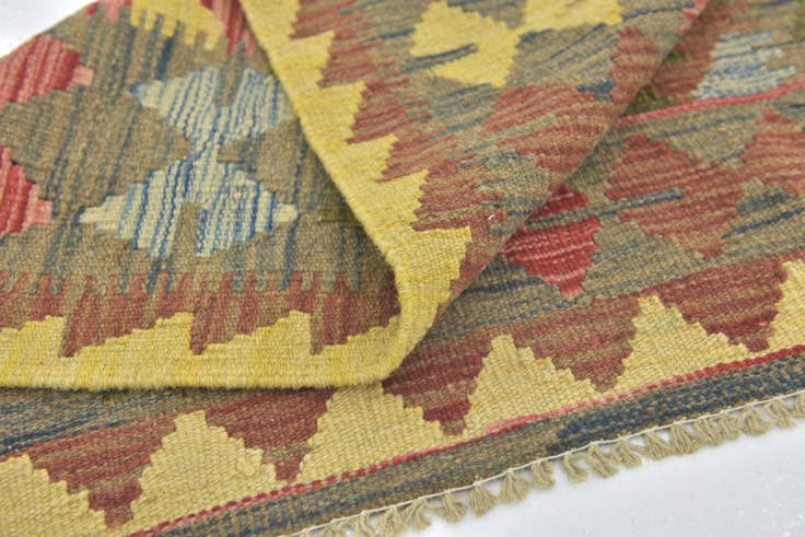 Detail image of 3' 2 x 3' 7 Hand Woven Kilim Maymana Wool Square Rug