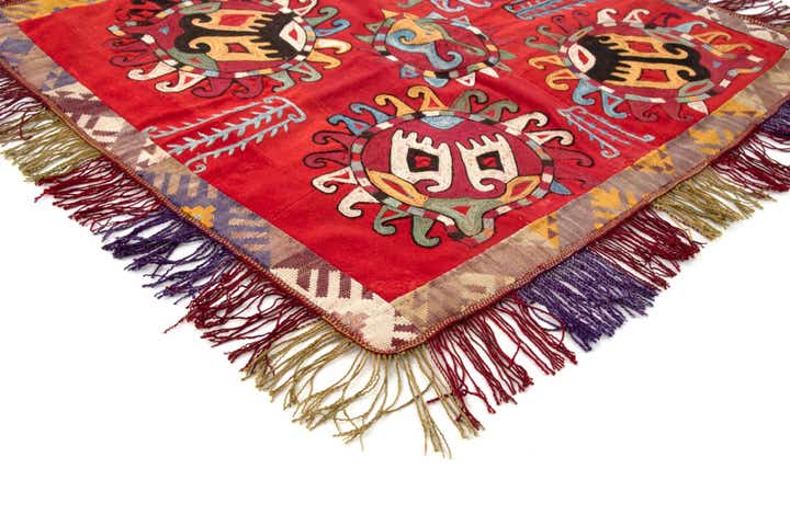 1' 7 x 1' 10 Lakai Square Rug