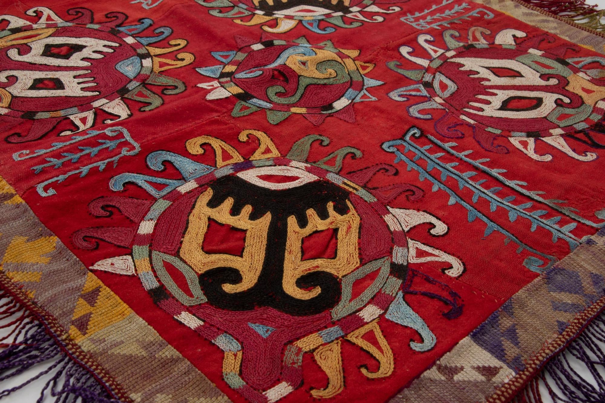 1' 7 x 1' 10 Lakai Square Rug