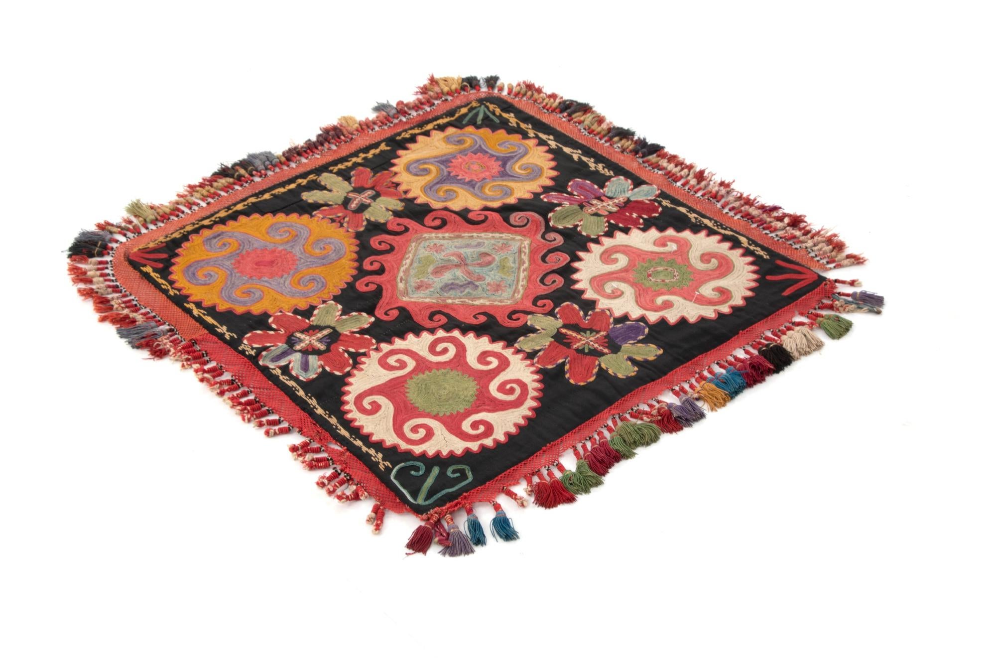 2' x 2' Lakai Square Rug